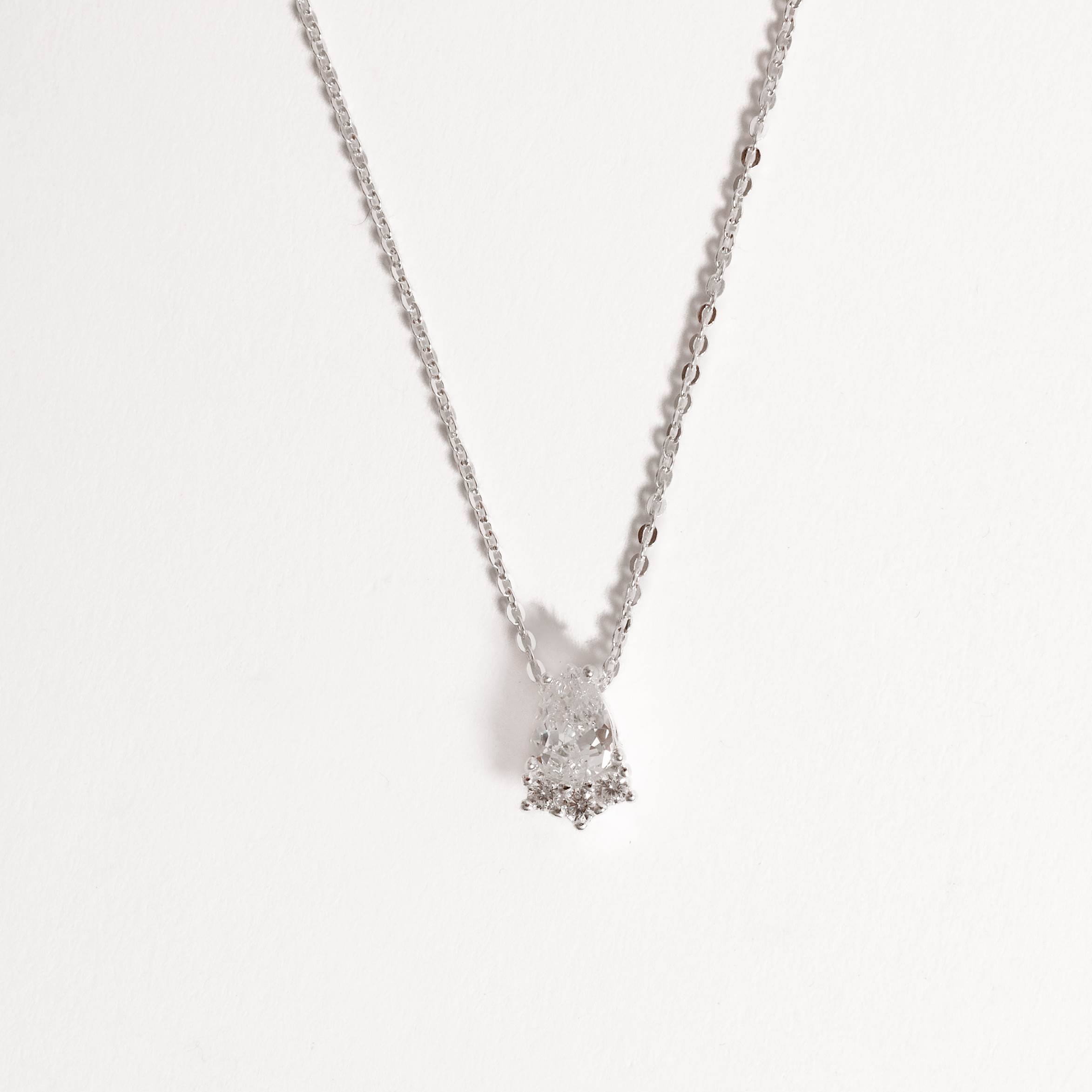 Imagem Colar zircônia gota com cravejado 10mm corrente cadeadinho 40cm
