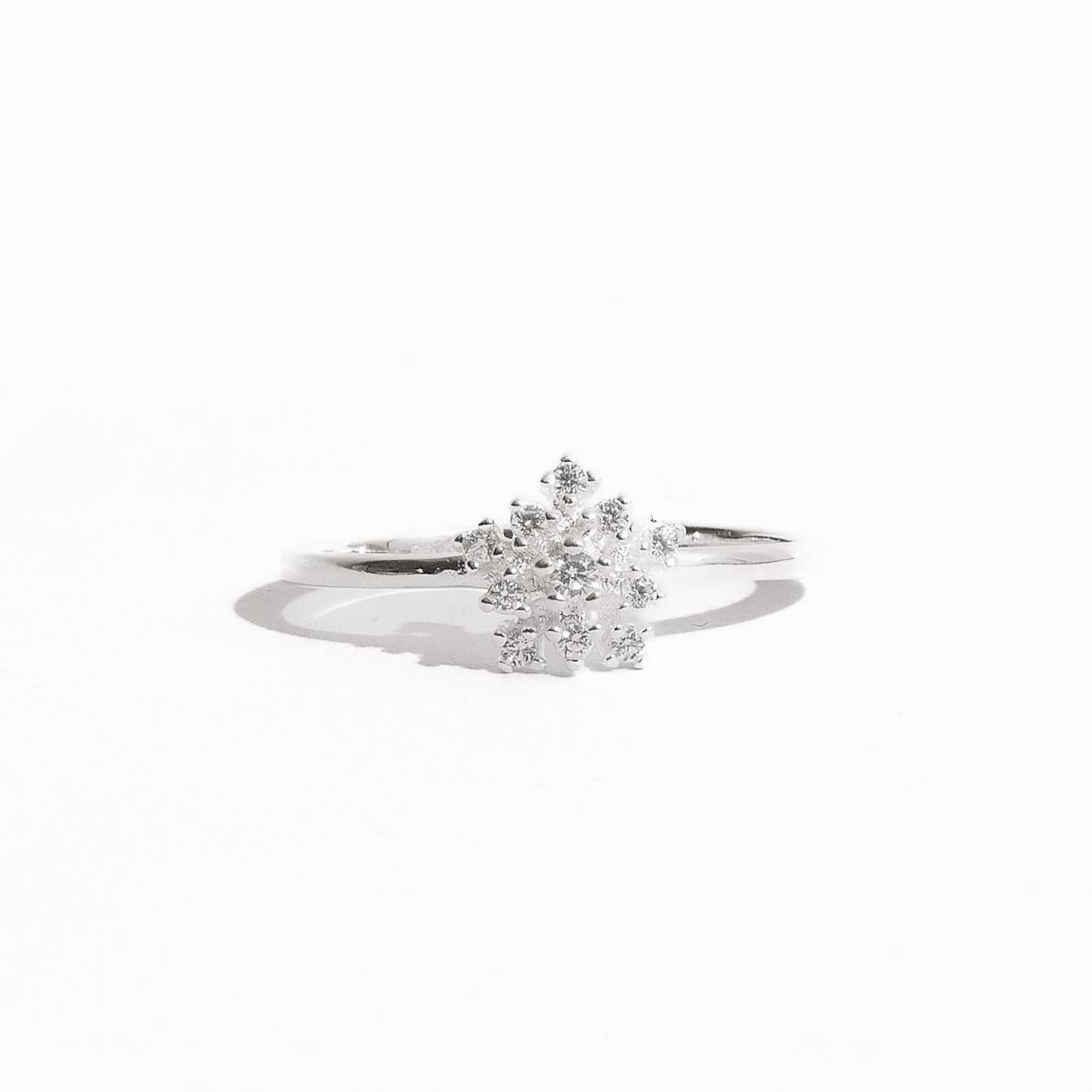 Imagem Anel flor cravejada 7mm