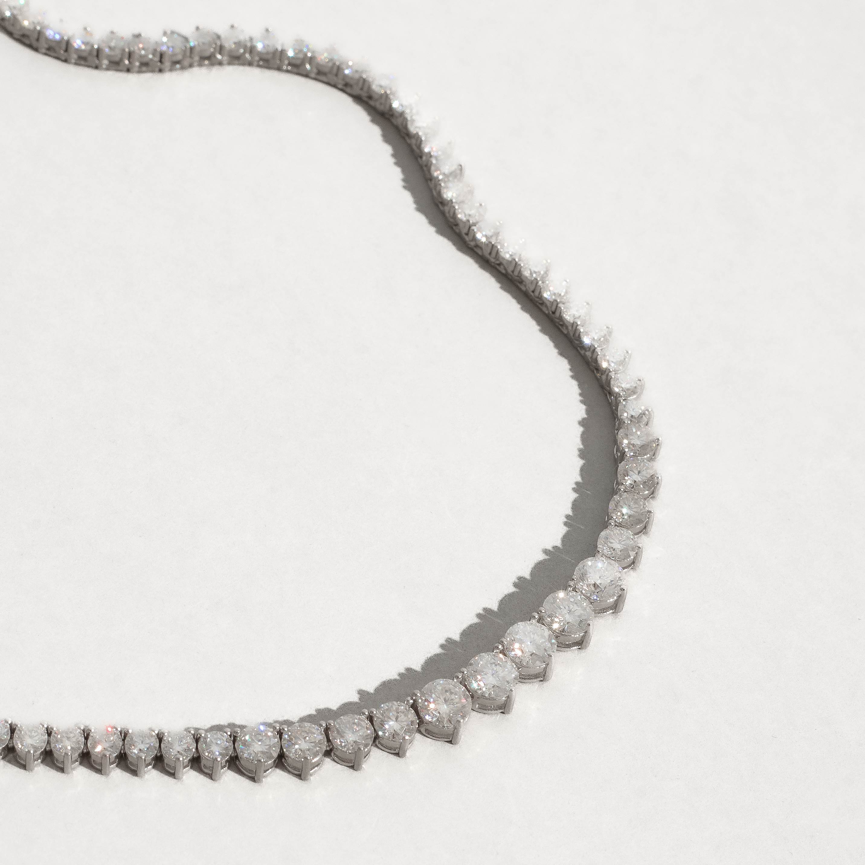 Imagem Colar Riviera 3 pontas moissanite degradê 3, 4 e 5mm 42cm fecho gaveta