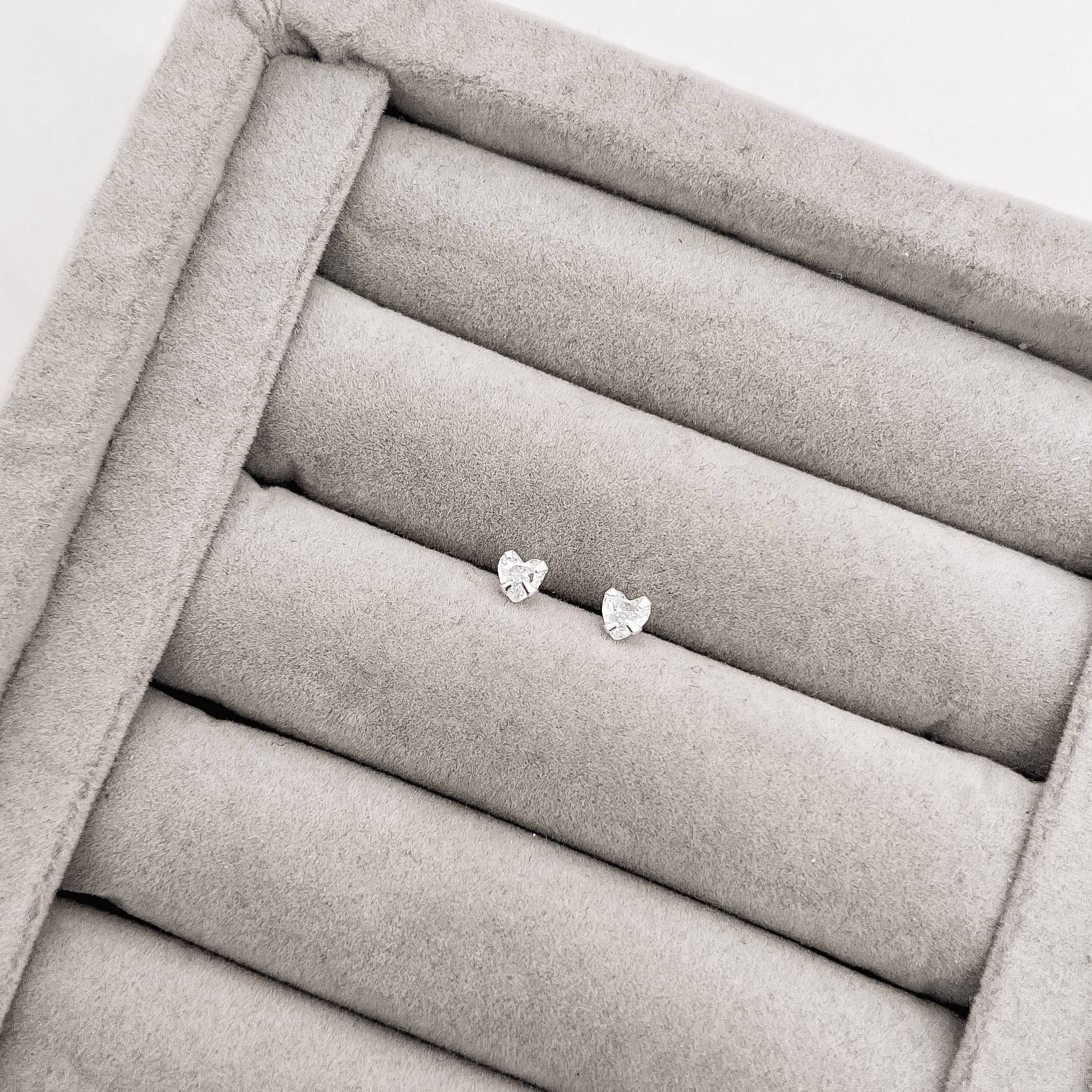 Imagem Secundária Brinco zircônia coração cristal 4mm