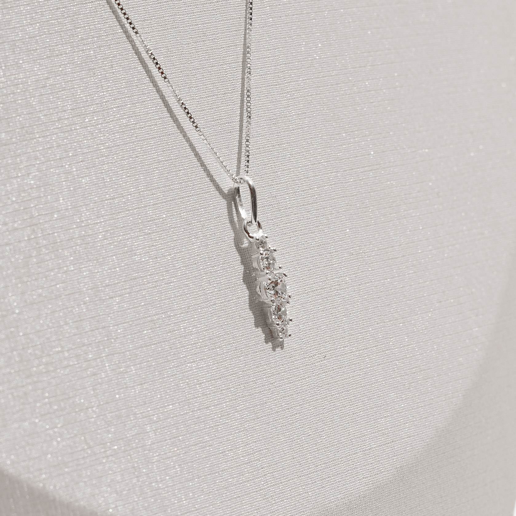 Imagem Secundária Colar pingente zircônias 15mm 45cm