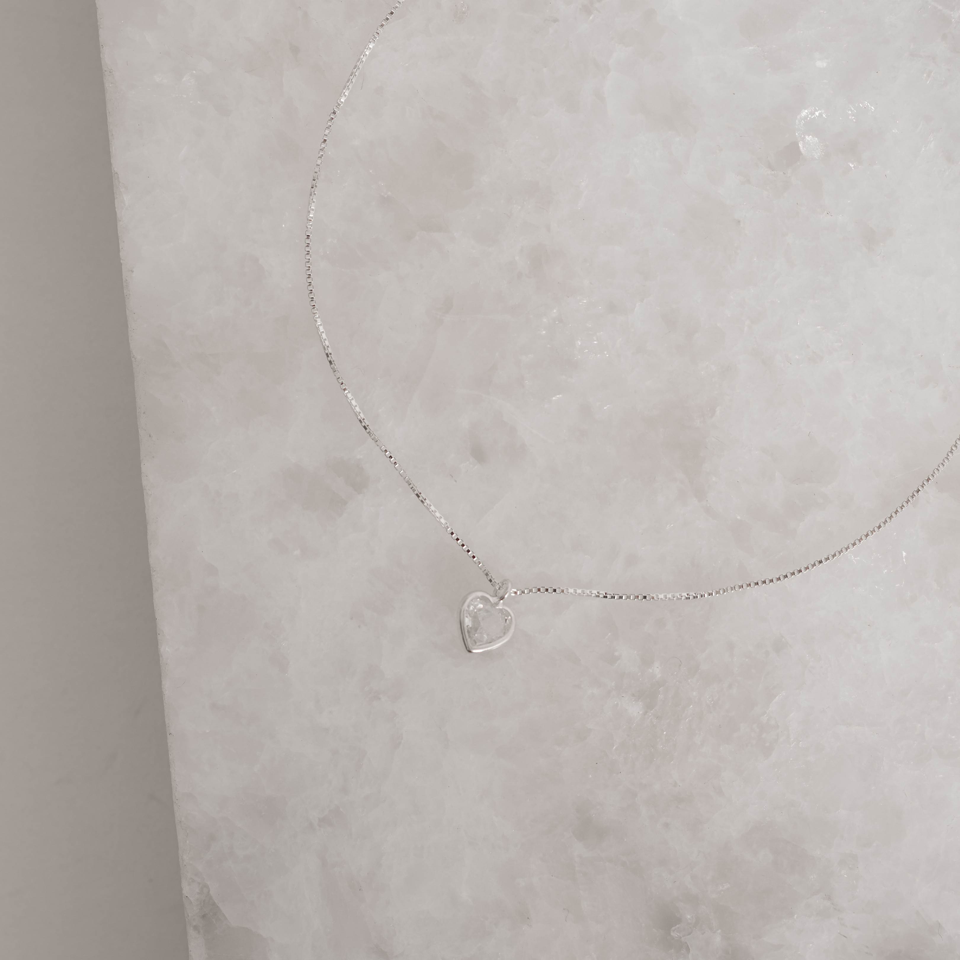 Imagem Colar zircônia coração cristal embutida 6mm 40cm