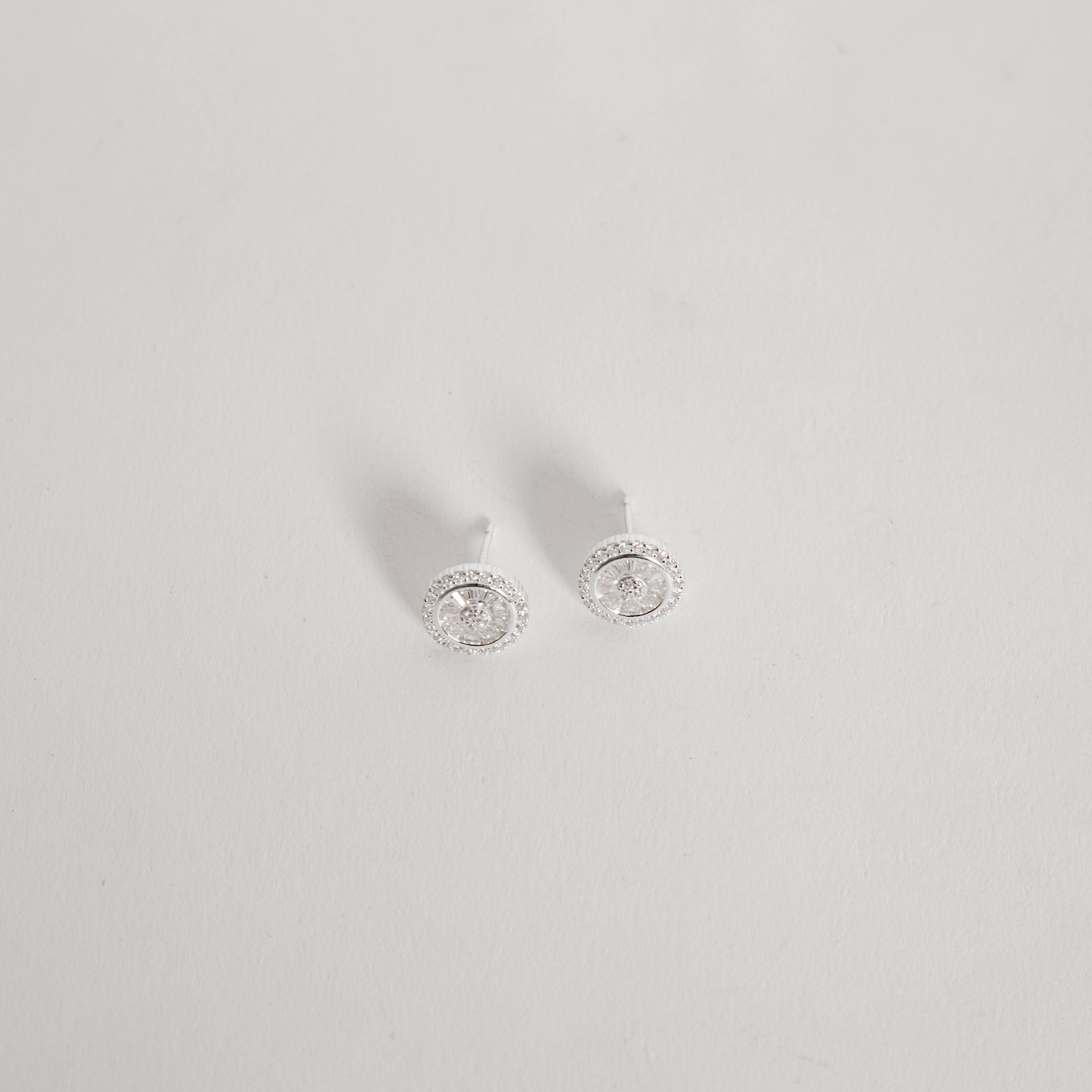 Imagem Secundária Brinco círculo trabalhado com cravejado 10mm