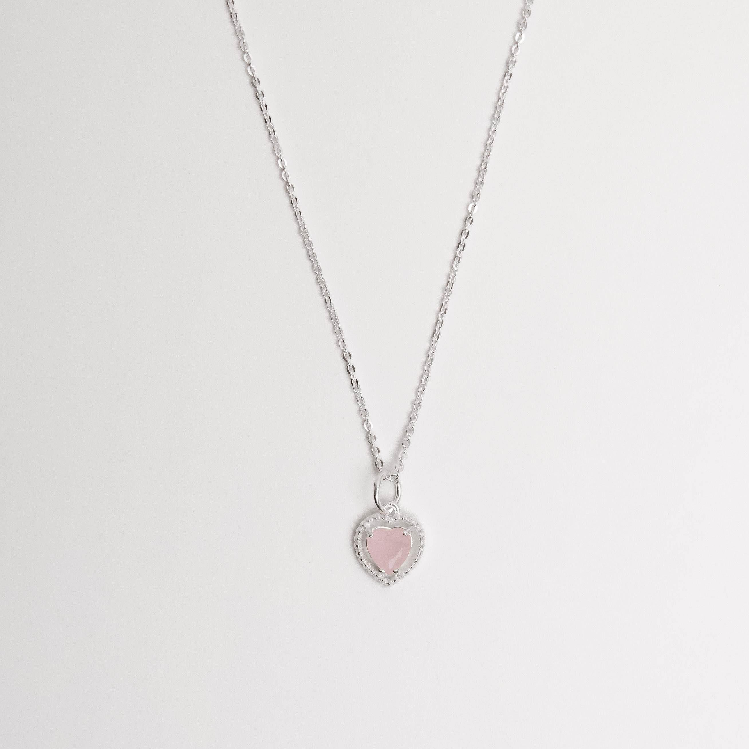 Imagem Colar pingente zircônia coração rosa leitoso 6mm corrente cadeadinho 40cm