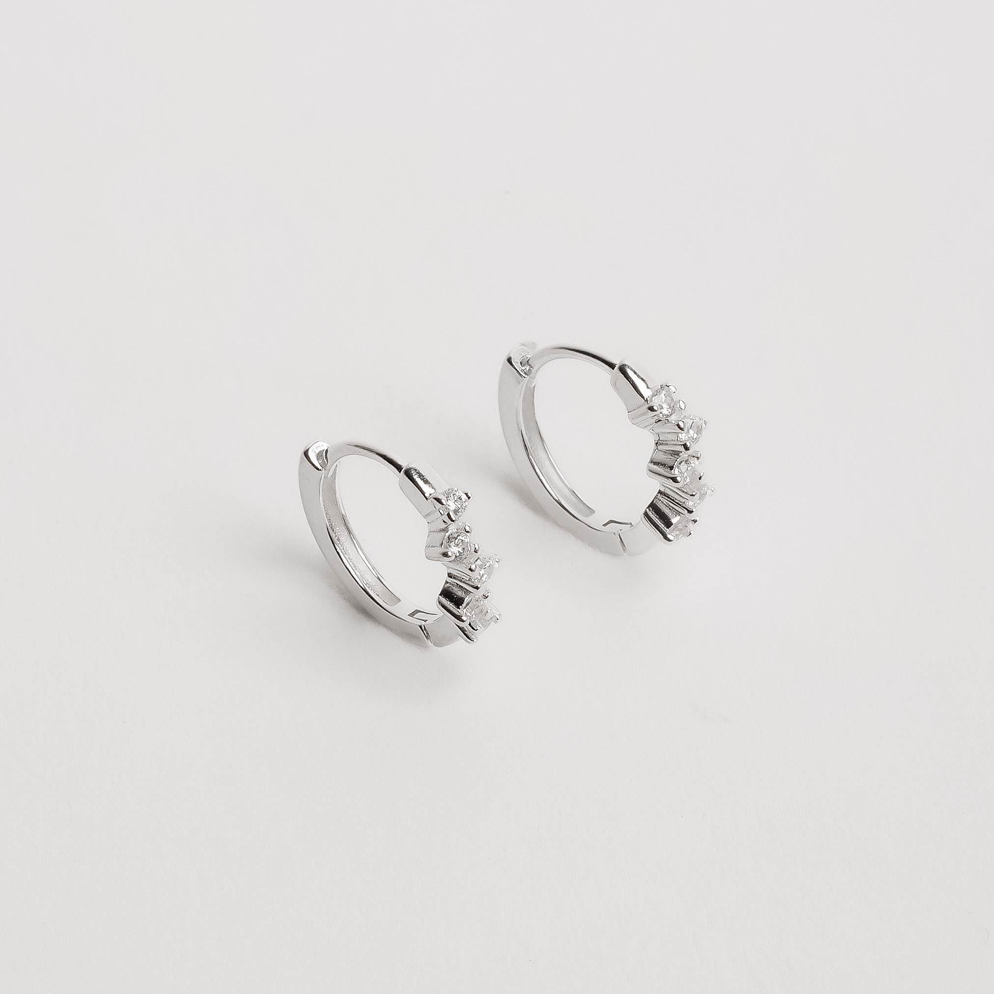 Argola click 11mm com zircônias redondas