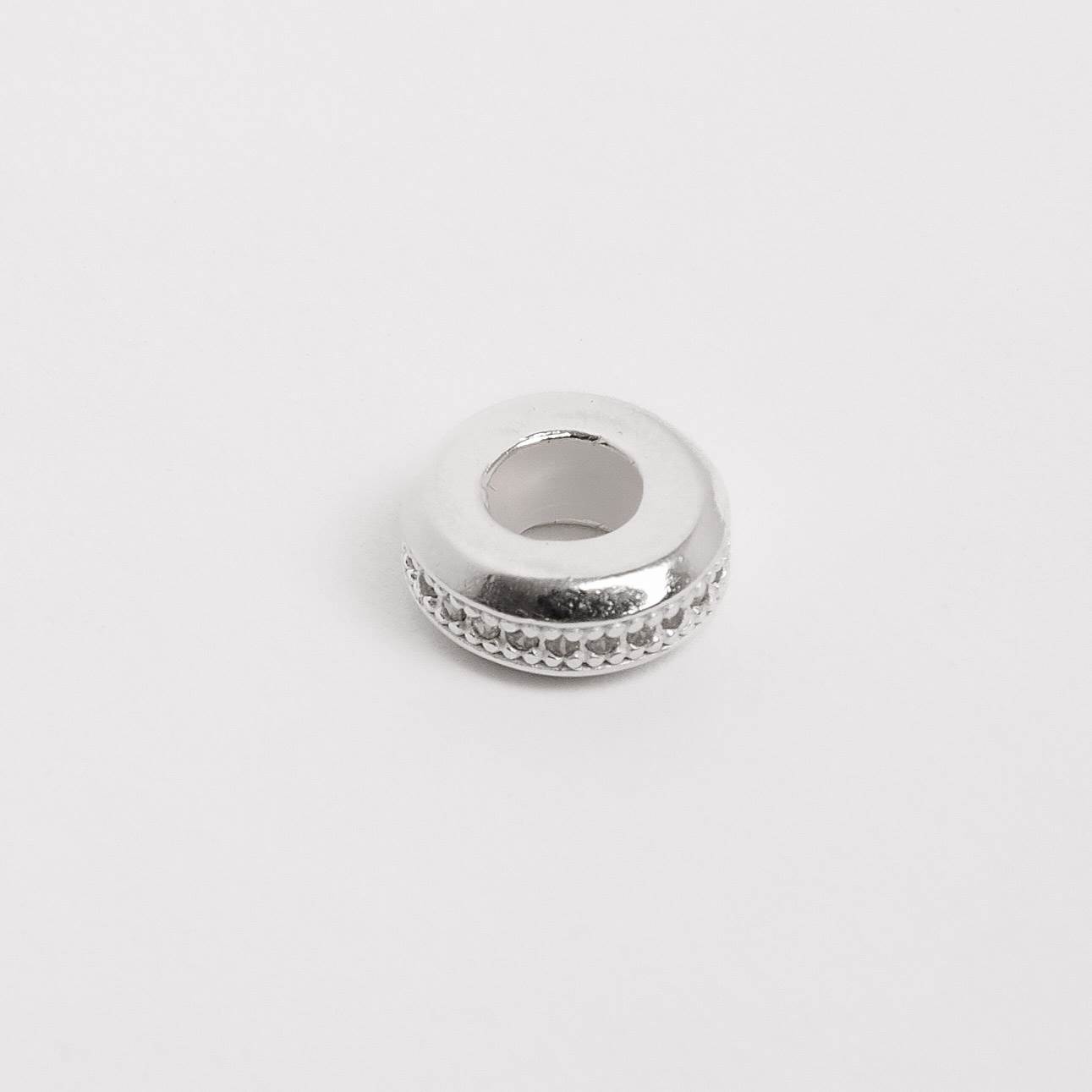 Berloque trava cravejado com silicone 10mm