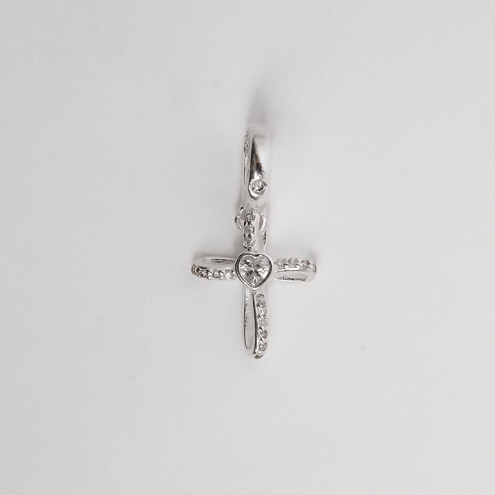 Berloque pingente cruz cravejada com zircônia coração 15mm elo escrito forever envelhecido