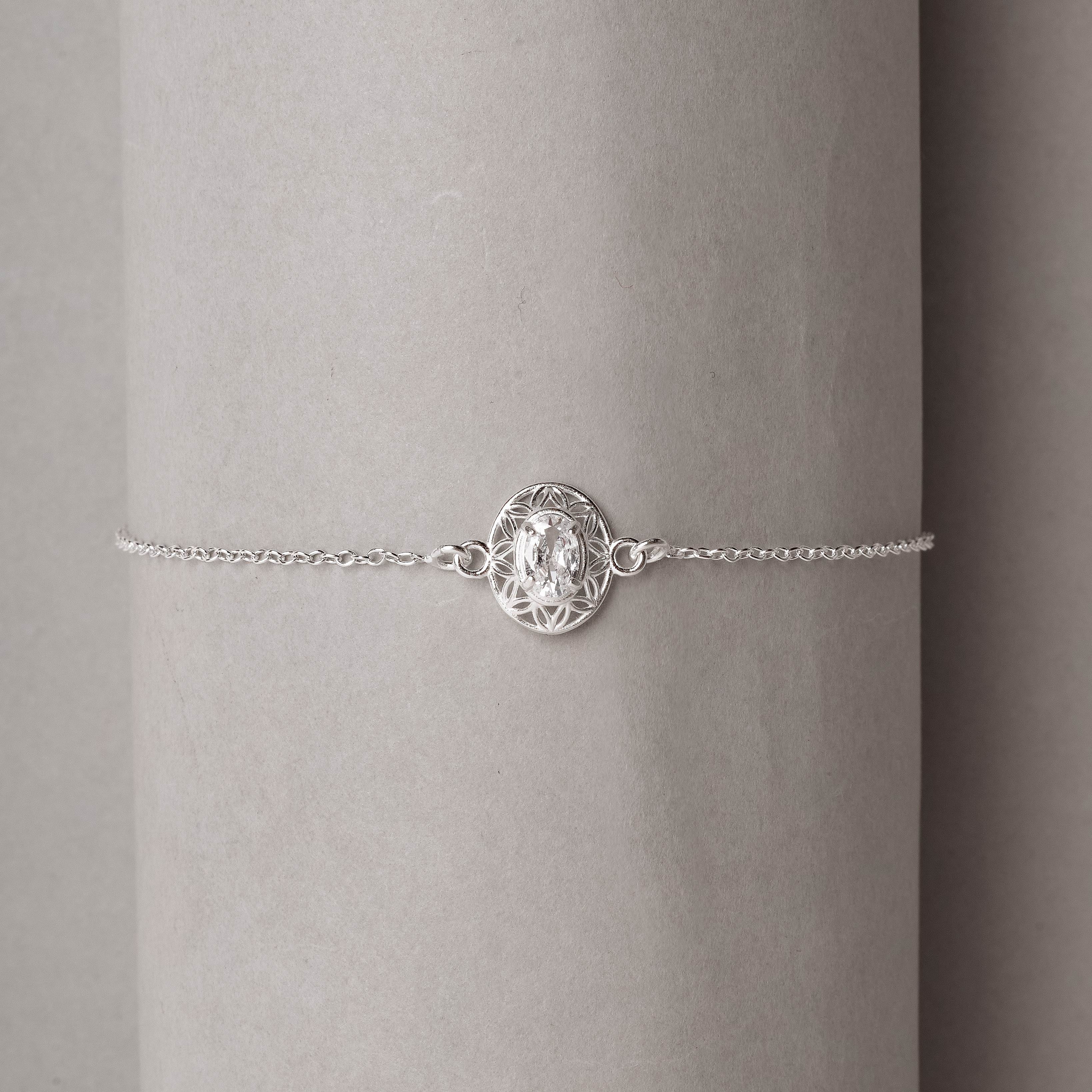 Pulseira entremeio medalha trabalhada 11mm com zircônia oval 20+3cm
