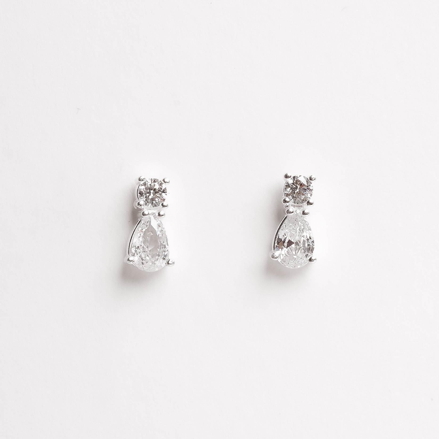 Brinco zircônias redonda e gota 9mm
