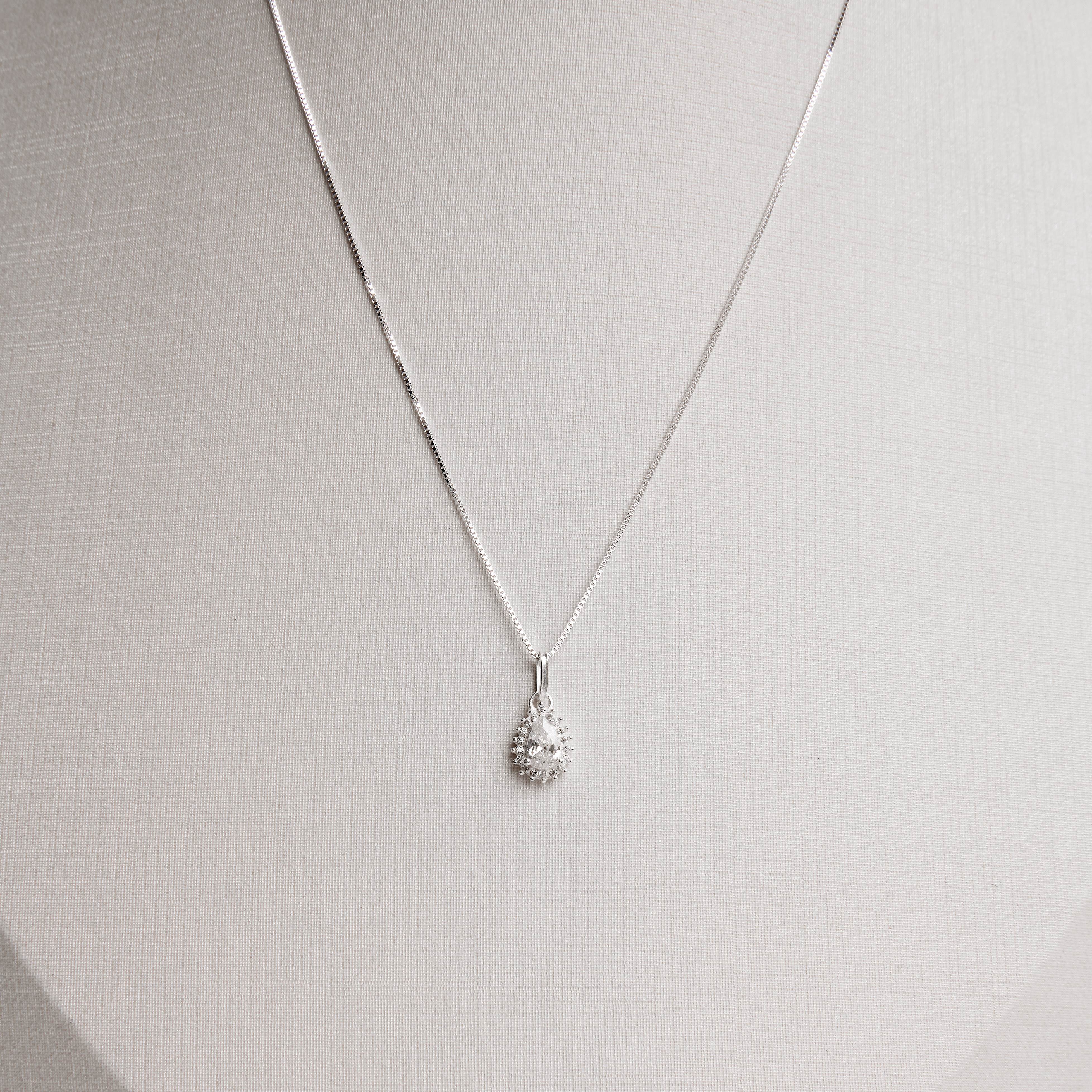 Colar pingente zircônia gota com cravejado cristal 9mm 40cm