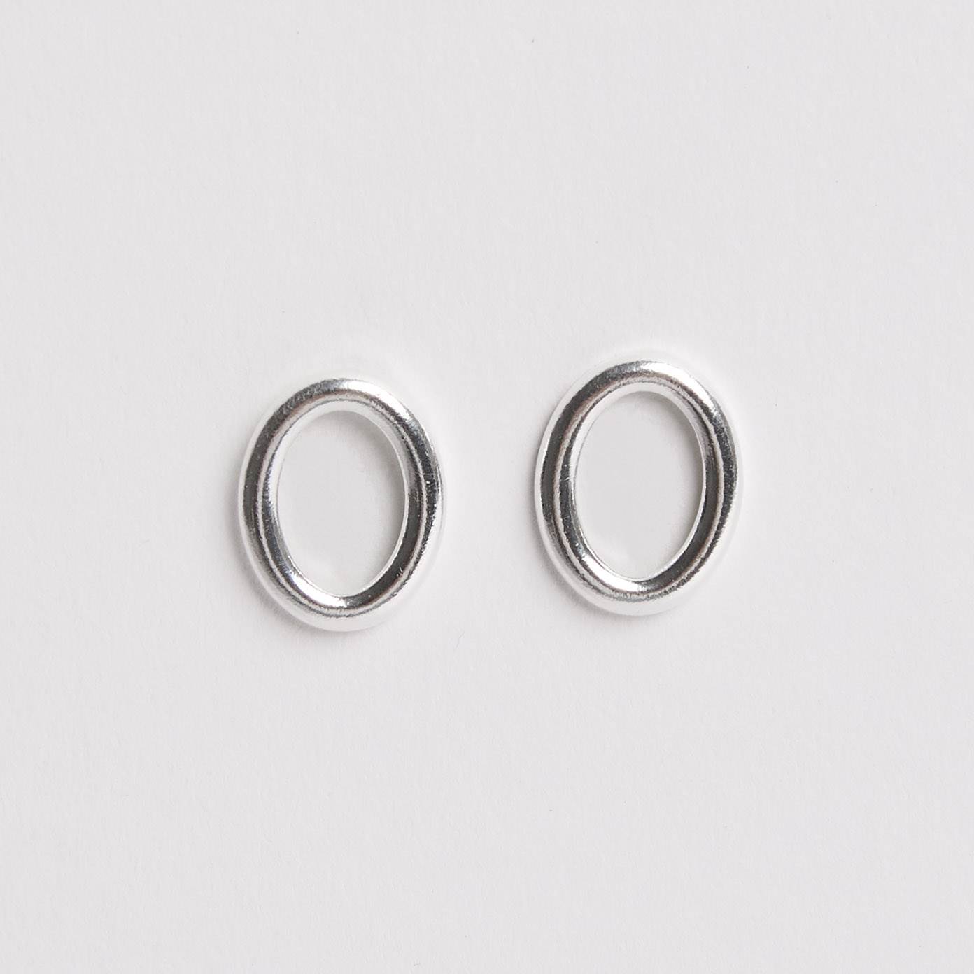 Brinco oval vazado 14mm