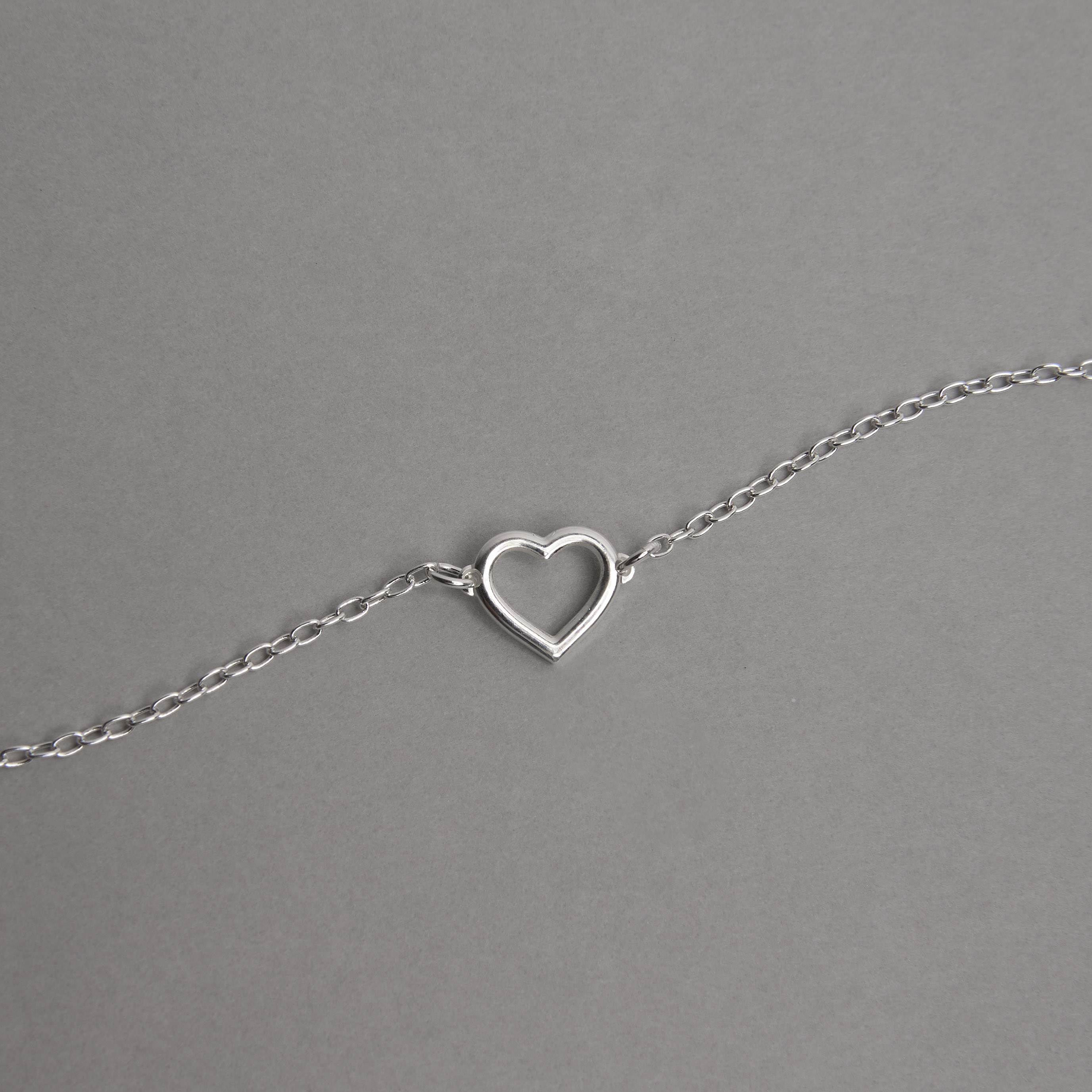 Pulseira entremeio coração vazado 10mm corrente cadeado 19cm