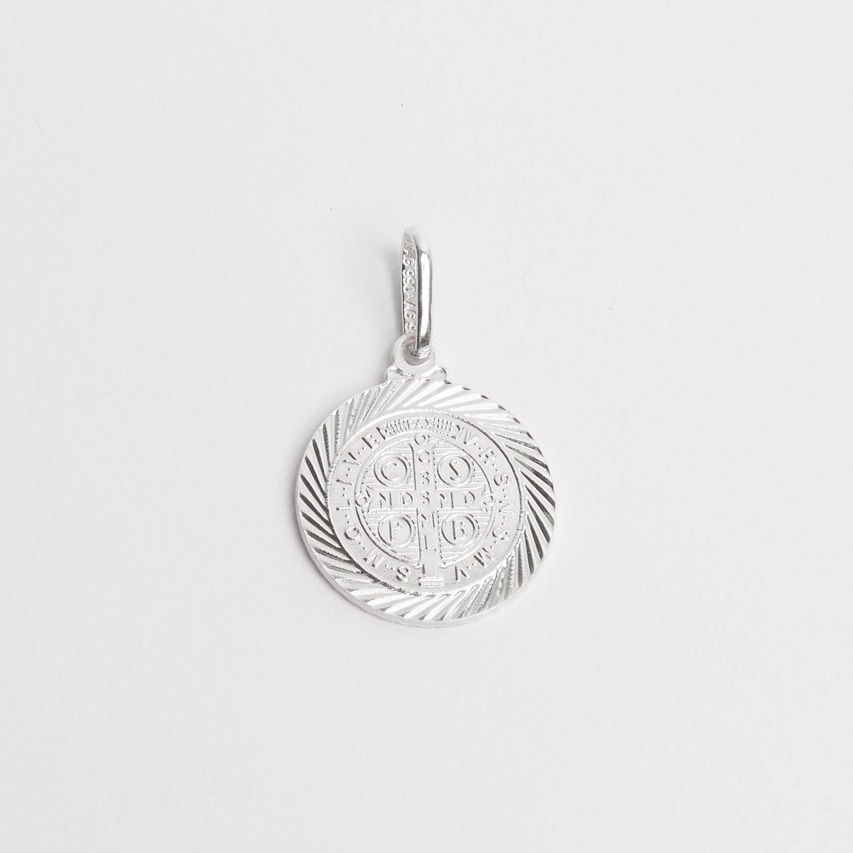 Pingente medalha São Bento desenhada 18mm