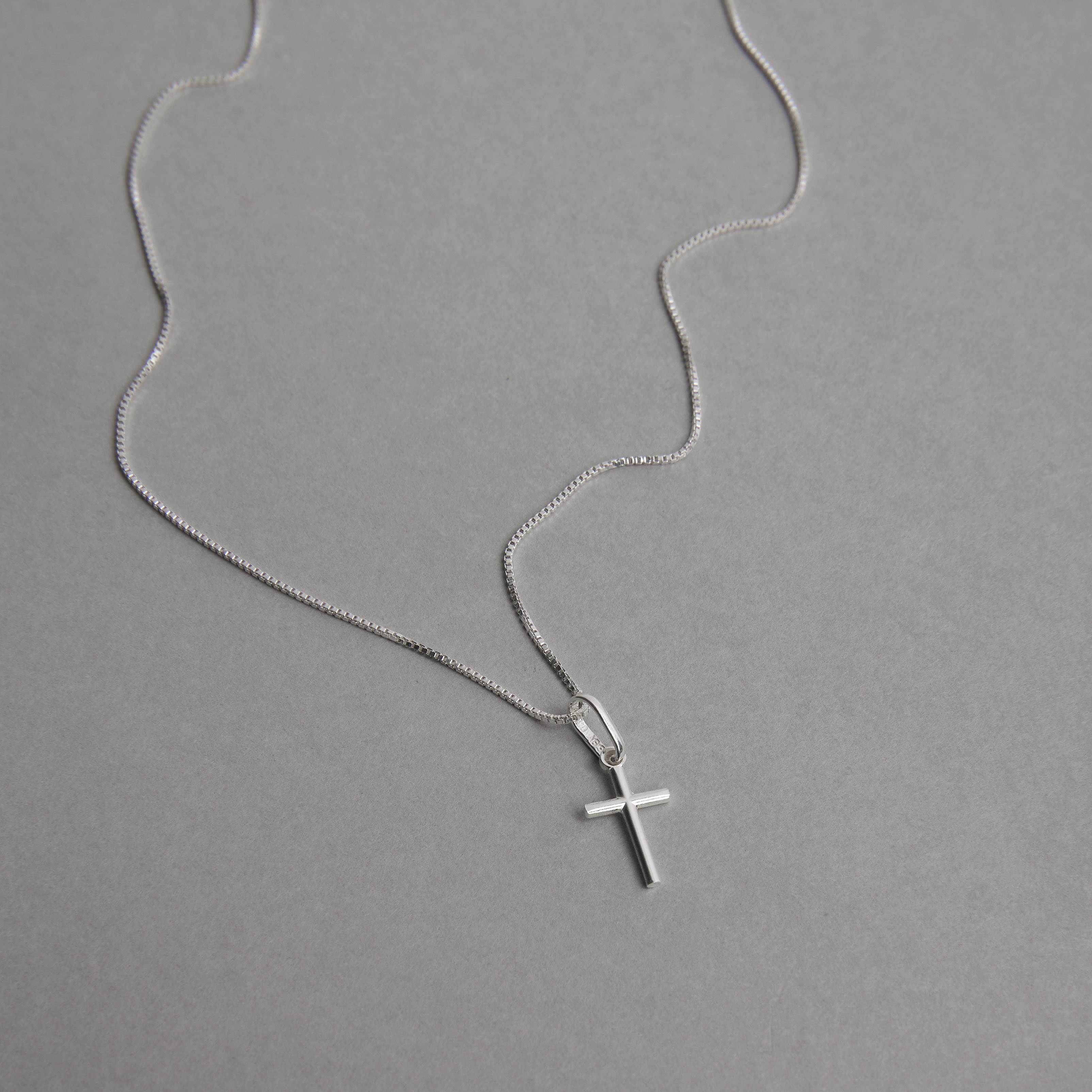 Colar pingente cruz palito 12mm 40cm