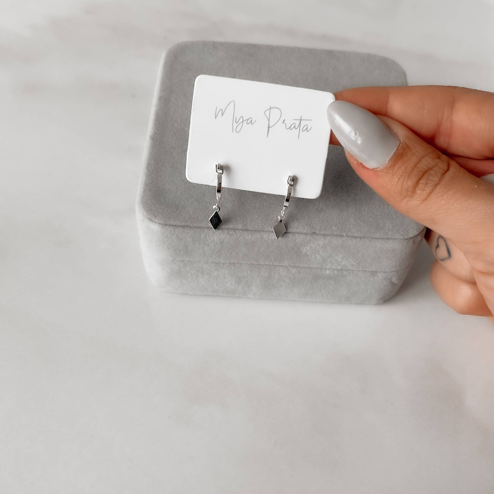 Imagem Argola 9mm trava pingente losango