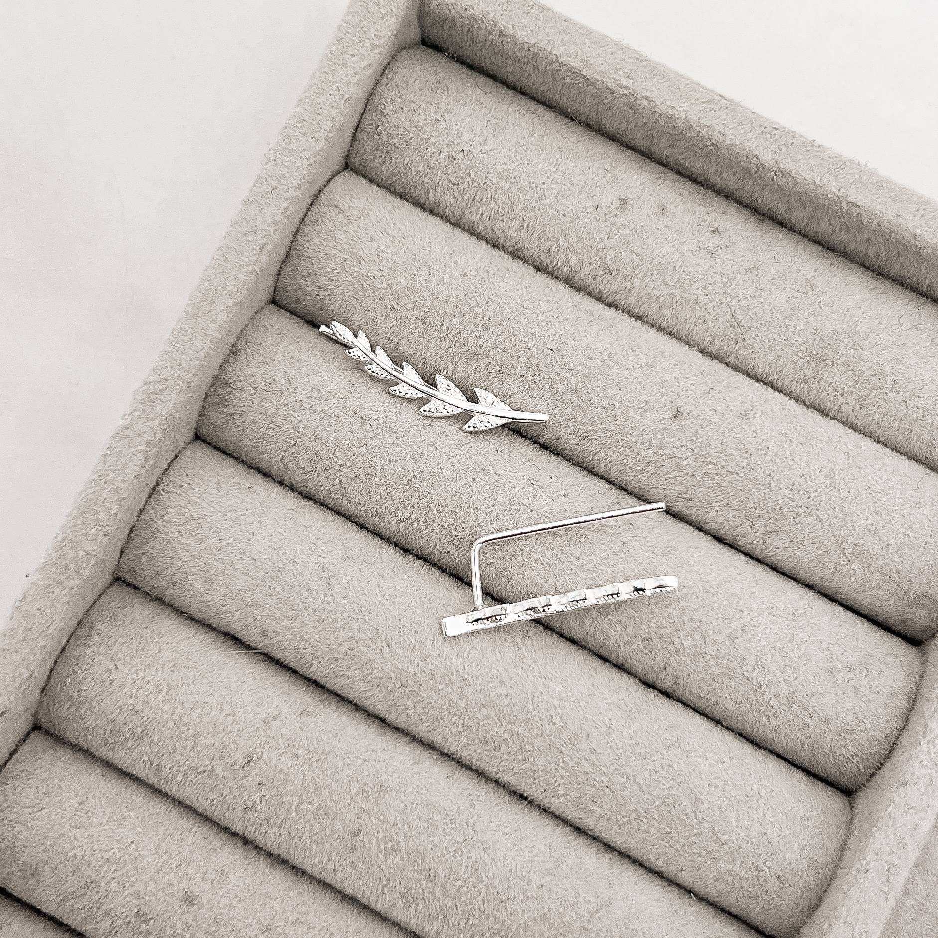 Imagem Brinco ear cuff hera cravejado