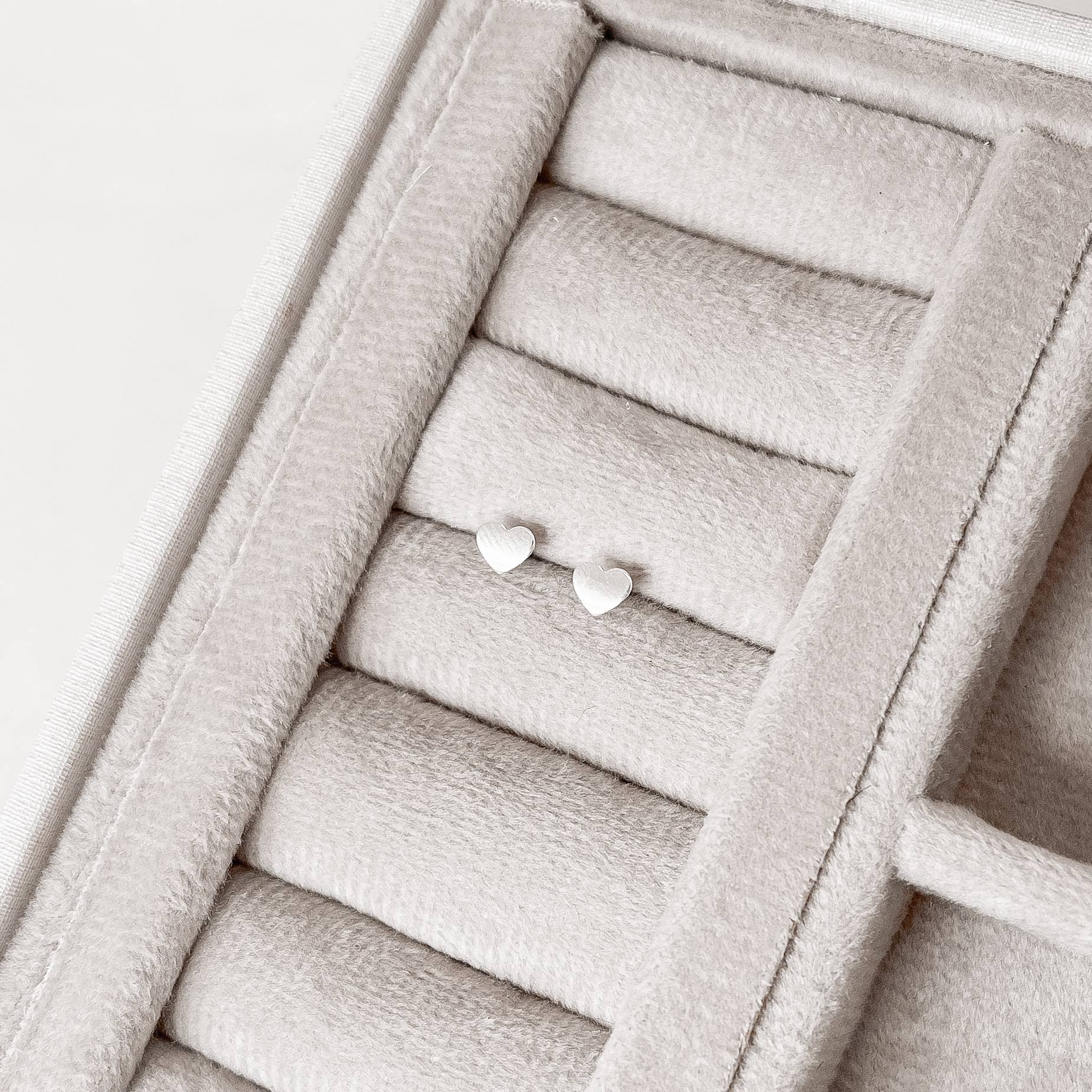 Imagem Brinco coração liso 5mm