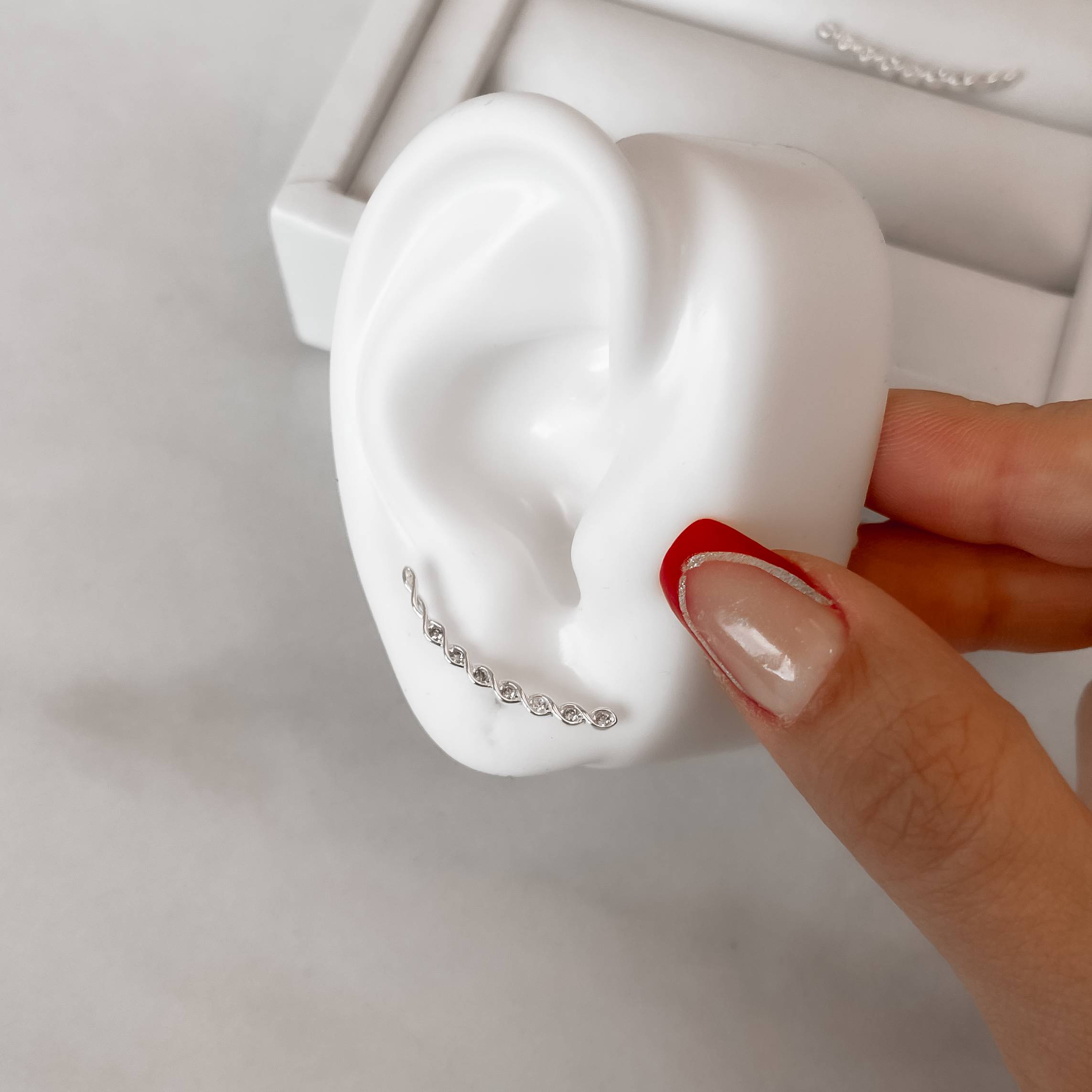 Imagem Secundária Brinco ear cuff trançado cravejado tarraxa