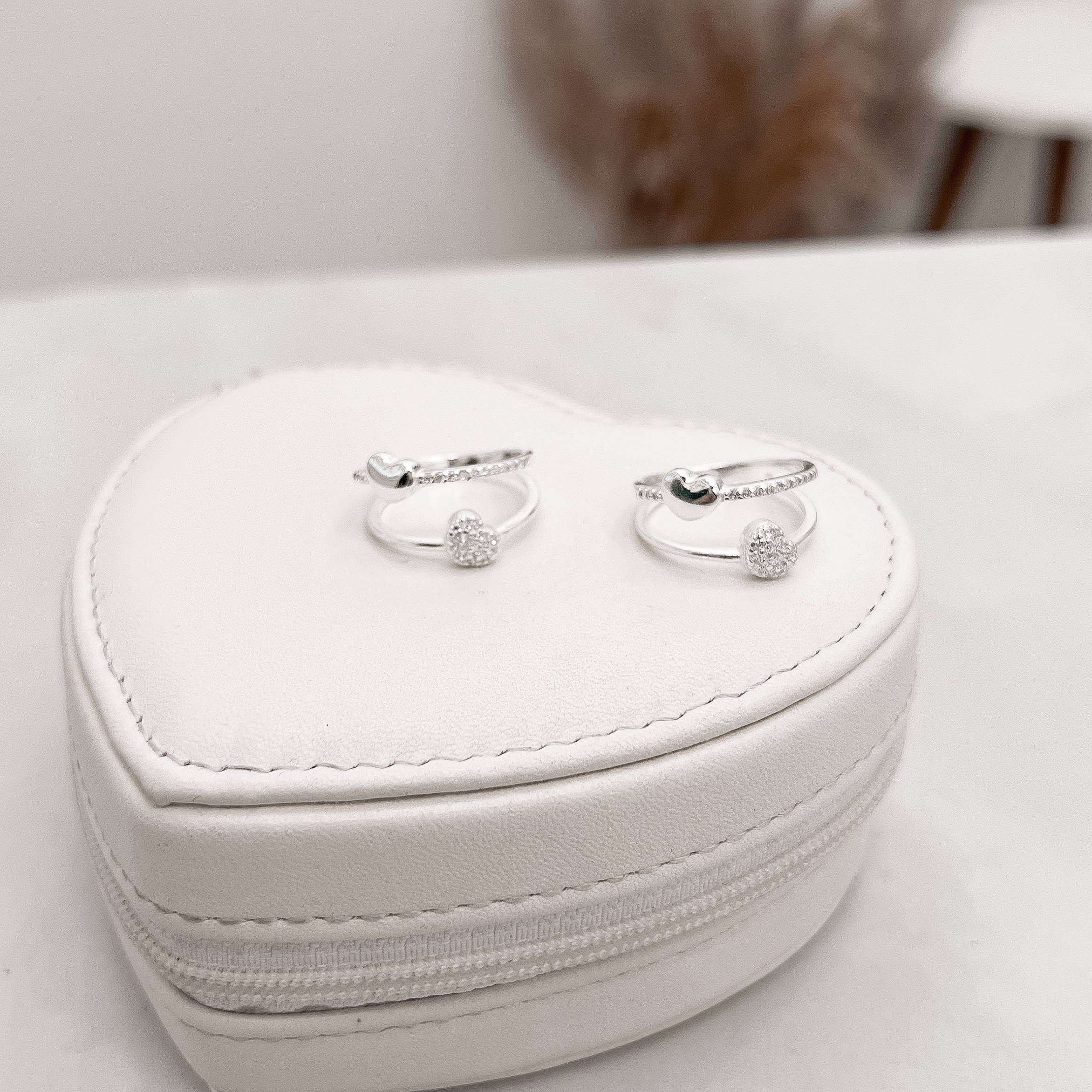 Imagem Secundária Anel duplo fio liso e cravejado com corações