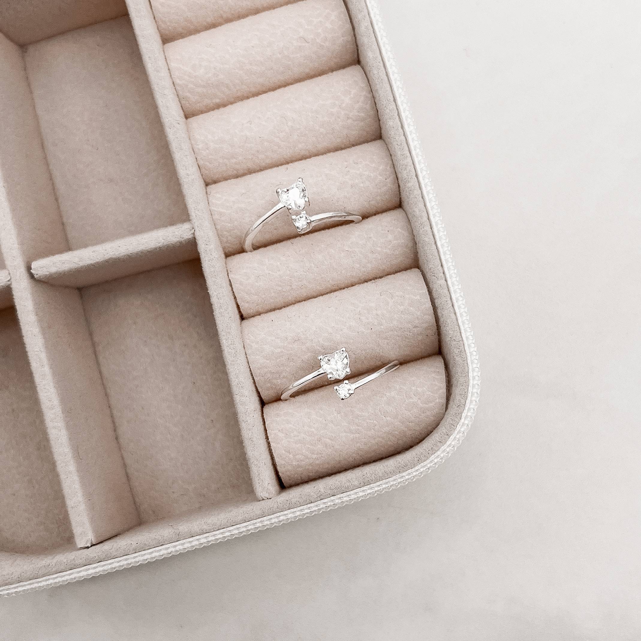 Imagem Anel zircônias coração e redonda cristal regulável P