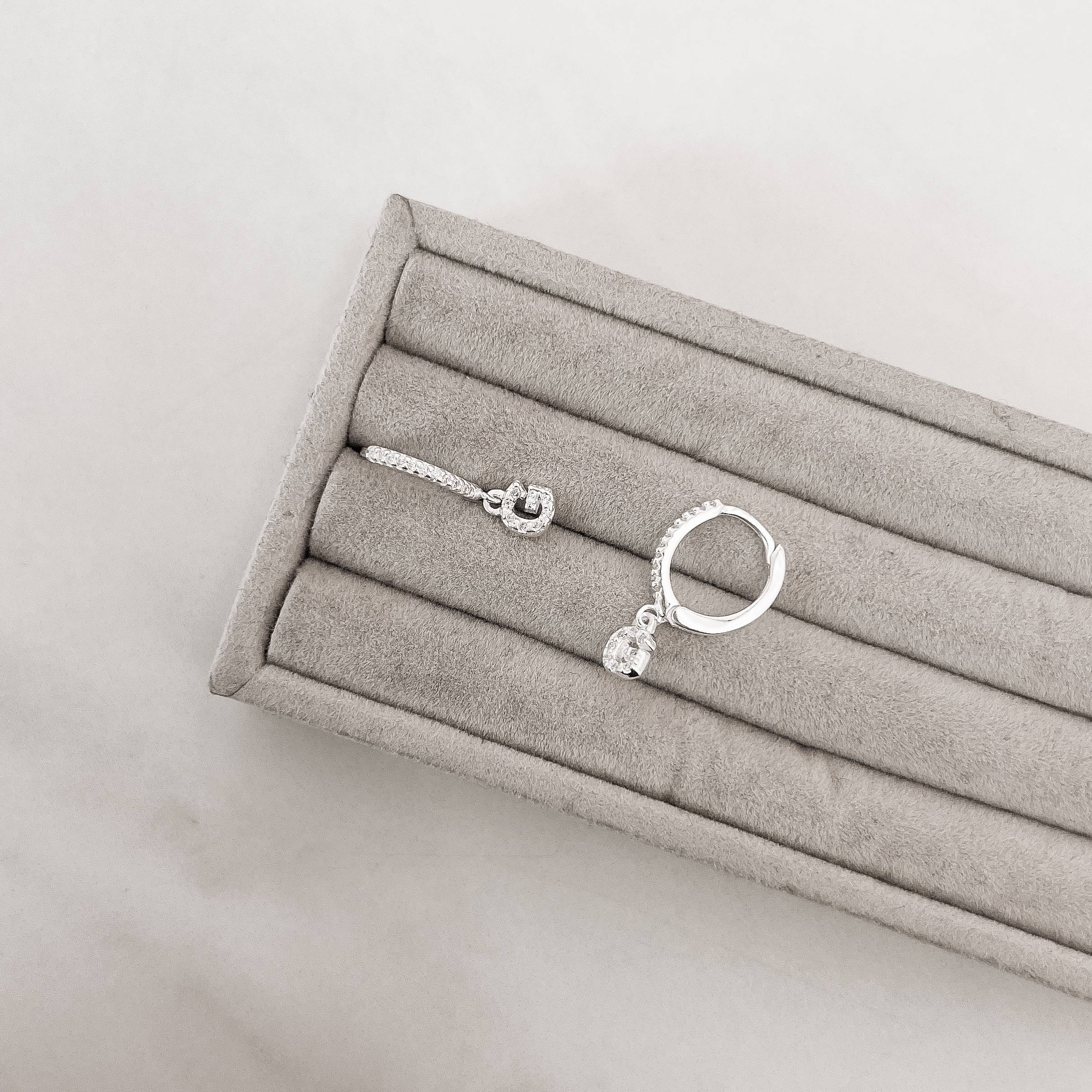 Imagem Argola click cravejada 14mm pingente letra G