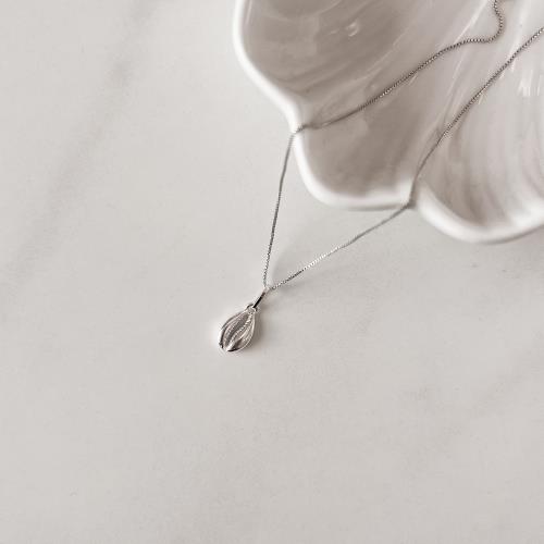 Colar pingente búzios 12mm 45cm