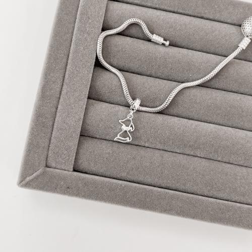 Berloque pingente cachorro vazado detalhe zircônia 12mm