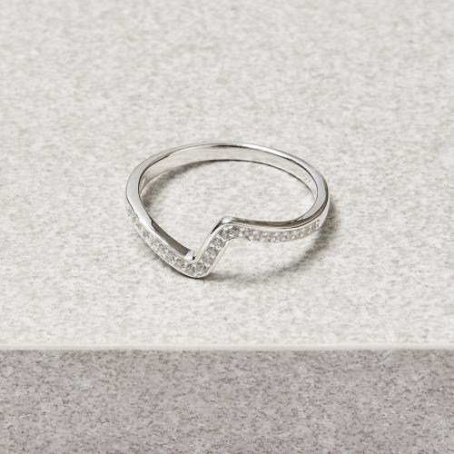 Anel curvado cravejado