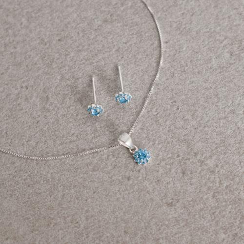 Conjunto brinco e colar flor cravejada azul 6mm 40cm