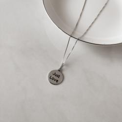 Colar pingente medalha Just love resina 15mm 45cm