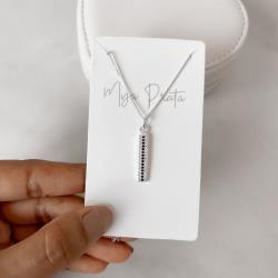 Colar pingente placa cravejada zircônias cristal e preto 21mm 45cm