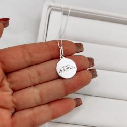 Colar pingente medalha viva os detalhes 15mm 45cm