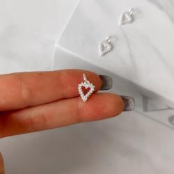 Pingente coração vazado cravejado 10mm