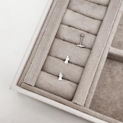 Piercing haste círculos com zircônias 7mm orelha esquerda