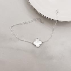 Pulseira entremeio trevo madrepérola com bolinhas 14mm