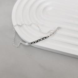 Pulseira entremeio fio rígido corações vazados