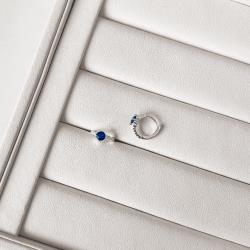 Argola click cravejada 11mm detalhe zircônia redonda azul