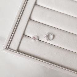 Argola click cravejada 11mm detalhe zircônia redonda rosa