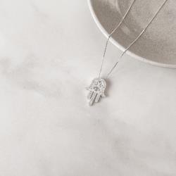 Colar mão cravejada trabalhada 23mm 45cm