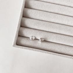 Brinco coração desenhado 8mm