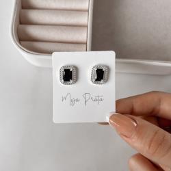 Brinco zircônia retangular ônix com cravejado 13mm