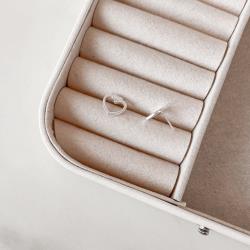 Brinco coração com coração vazado 10mm