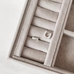 Argola click quadrada cravejada 9mm