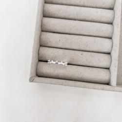 Anel detalhe bolinhas