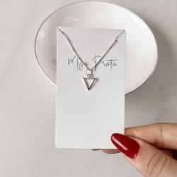 Colar pingente triângulo vazado 10mm 40cm