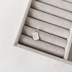 Pingente placa letra P 12mm 