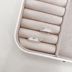 Anel meia aliança cravejada detalhe escrito amor