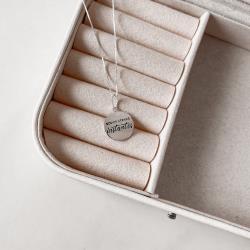 Colar pingente medalha somos apenas instantes resina 15mm 45cm