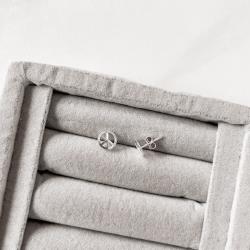 Brinco medalha símbolo da paz 8mm