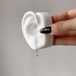 Argola 12mm pingente triângulo com zircônia tarraxa